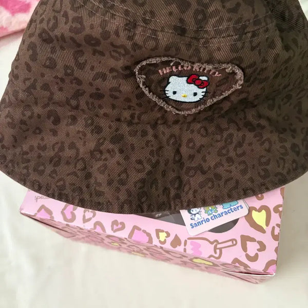 [BUNJANG] Sanrio Hello Kitty Leopard Print Bucket Hat / 헬로키티 정품 호피 벙거지 모자
