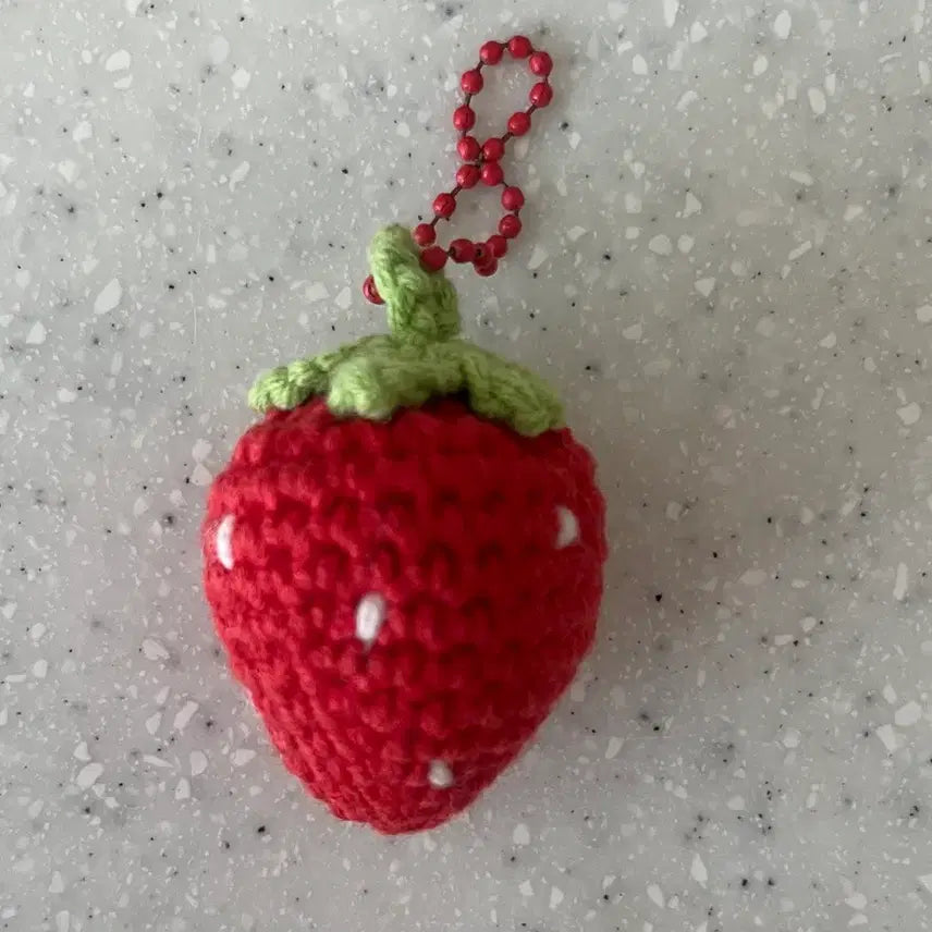 [BUNJANG] Strawberry Crochet Keychain / 딸기 크로셰 키링