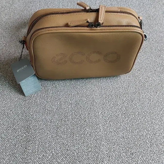[BUNJANG] Eco Golf Genuine Leather Crossbody Pouch - Beige / 에코 골프 가죽 크로스백 파우치 베이지