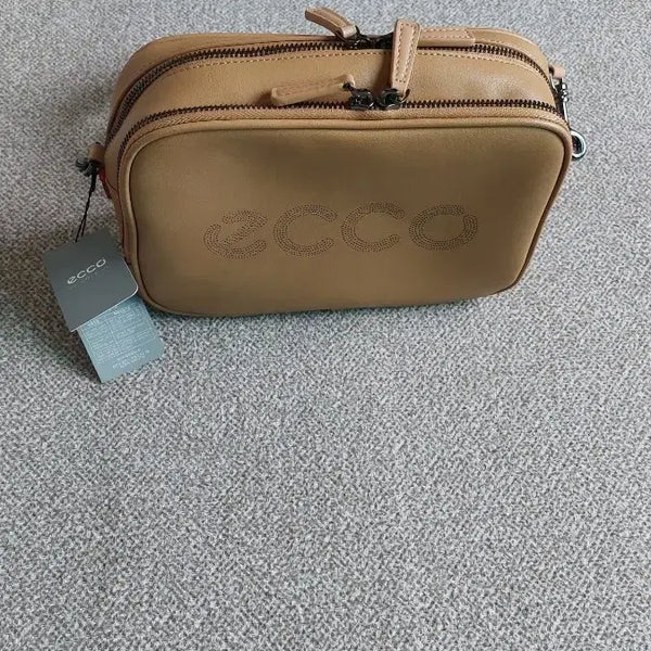 [BUNJANG] Eco Golf Genuine Leather Crossbody Pouch - Beige / 에코 골프 가죽 크로스백 파우치 베이지