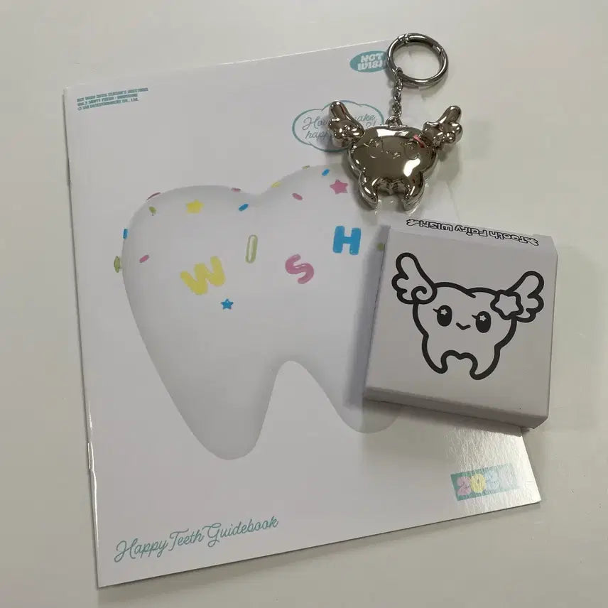 [BUNJANG] NCT Wish 2023 Season's Greetings Tooth Fairy Keychain & Guidebook Bundle Set / [당일발송] 엔시티 위시 시그 이빨요정 키링, 가이드북 일괄