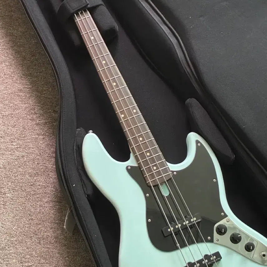 [BUNJANG] Sadowsky Marcus Miller V3P 4-String Bass Guitar Sonic Blue / (직거래) 사이어 마커스밀러 v3p 4현 소닉블루