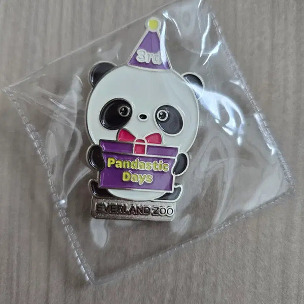 [BUNJANG] Fu Bao 3rd Birthday Badge / 푸바오 세살 생일뱃지