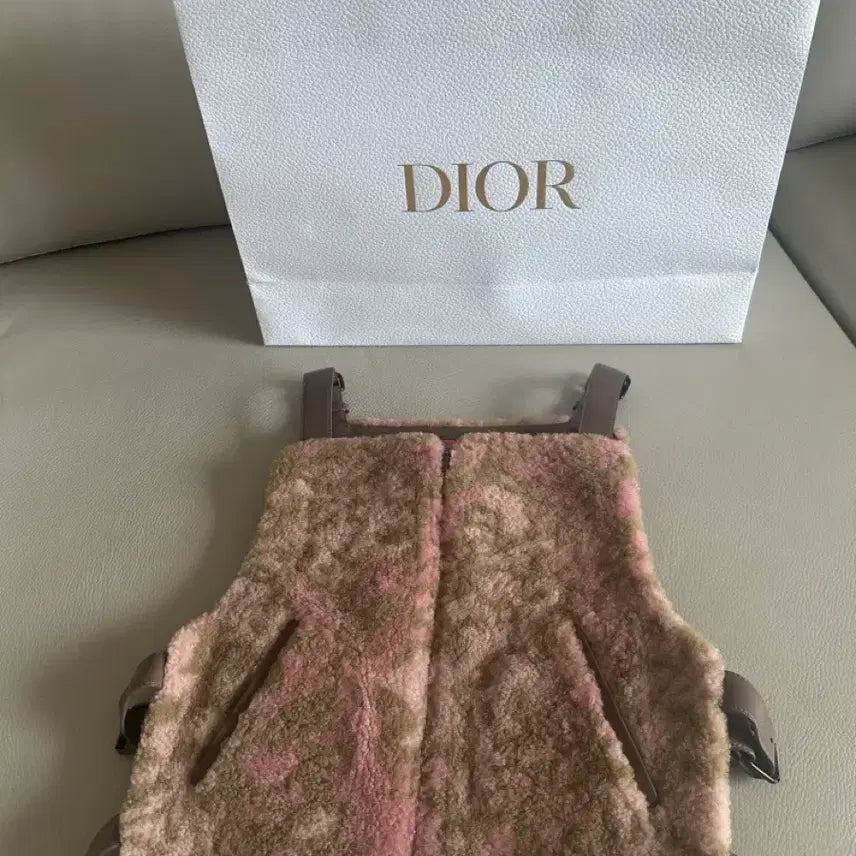[BUNJANG] Dior Lamb Fur Backpack / 디올 (정품) 털 조끼 핑크 브라운