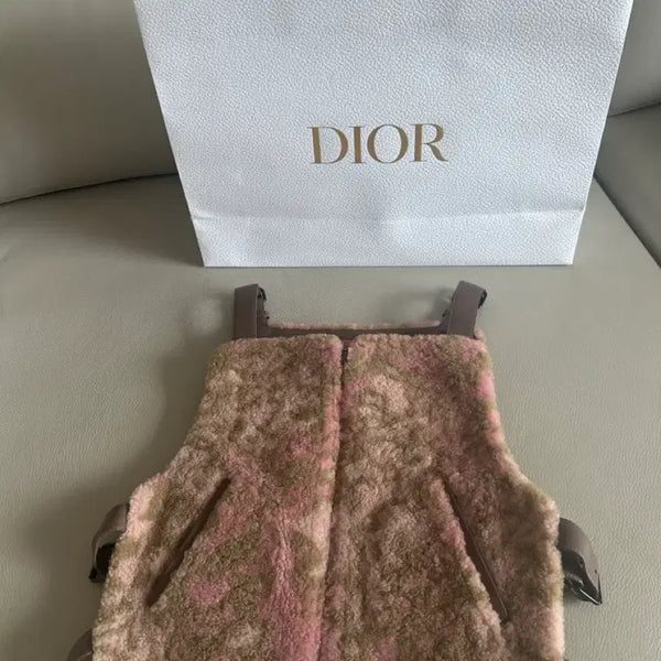 [BUNJANG] Dior Lamb Fur Backpack / 디올 (정품) 털 조끼 핑크 브라운