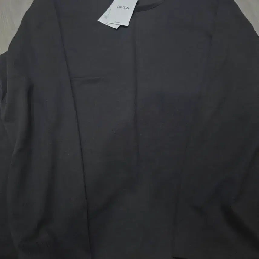 [BUNJANG] Dive In U-Neck Long Sleeve Charcoal / [1] 다이브인 유넥 롱슬리브 차콜