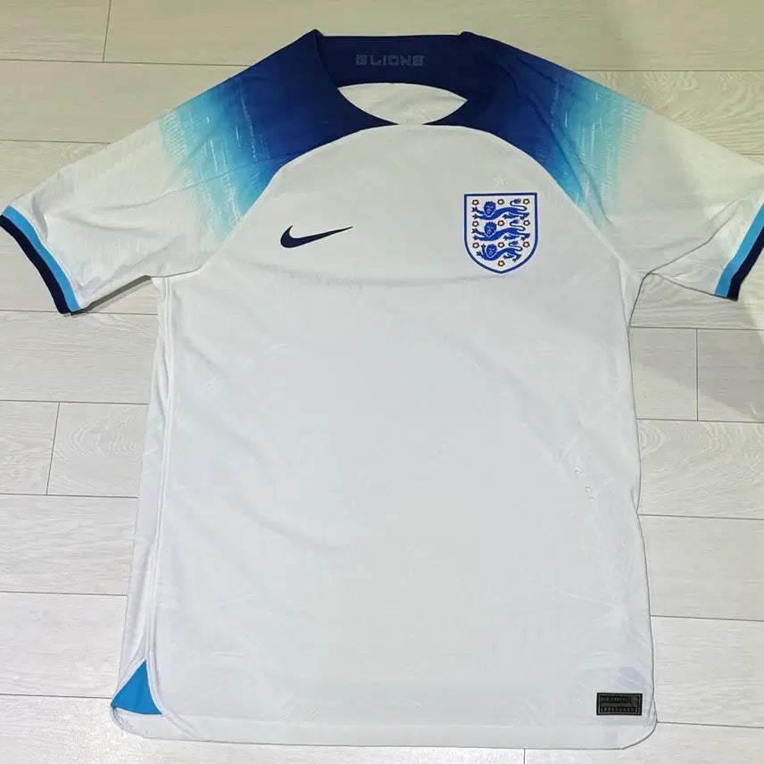 [BUNJANG] England 22-23 Authentic Authentic Jersey - Size M / 잉글랜드 22-23 adv 어센틱 유니폼 판매합니다