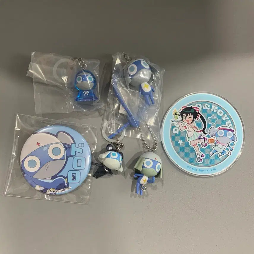 [BUNJANG] Keroro Sergeant Frog Dororo Animal Raincoat Colorful Gacha Badge & Coaster Bundle Set / 일괄))개구리중사 케로로 도로로 동물 우비 컬러풀 대롱 가챠 뱃지 코스터 판매
