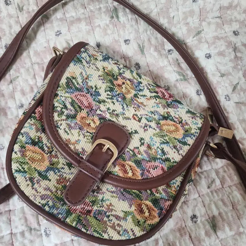 [BUNJANG] Vintage Floral Crossbody Bag / 빈티지 꽃무늬 크로스백 가방