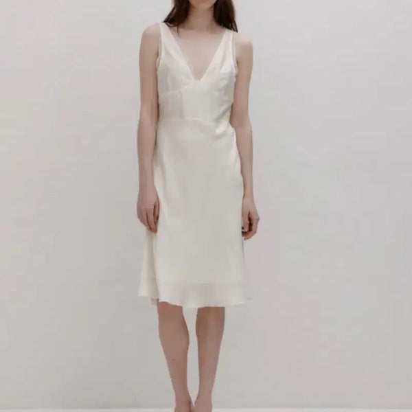 [BUNJANG] Farven Deep V-Neck Dress Size S / farven 파르벵 딥브이넥 원피스