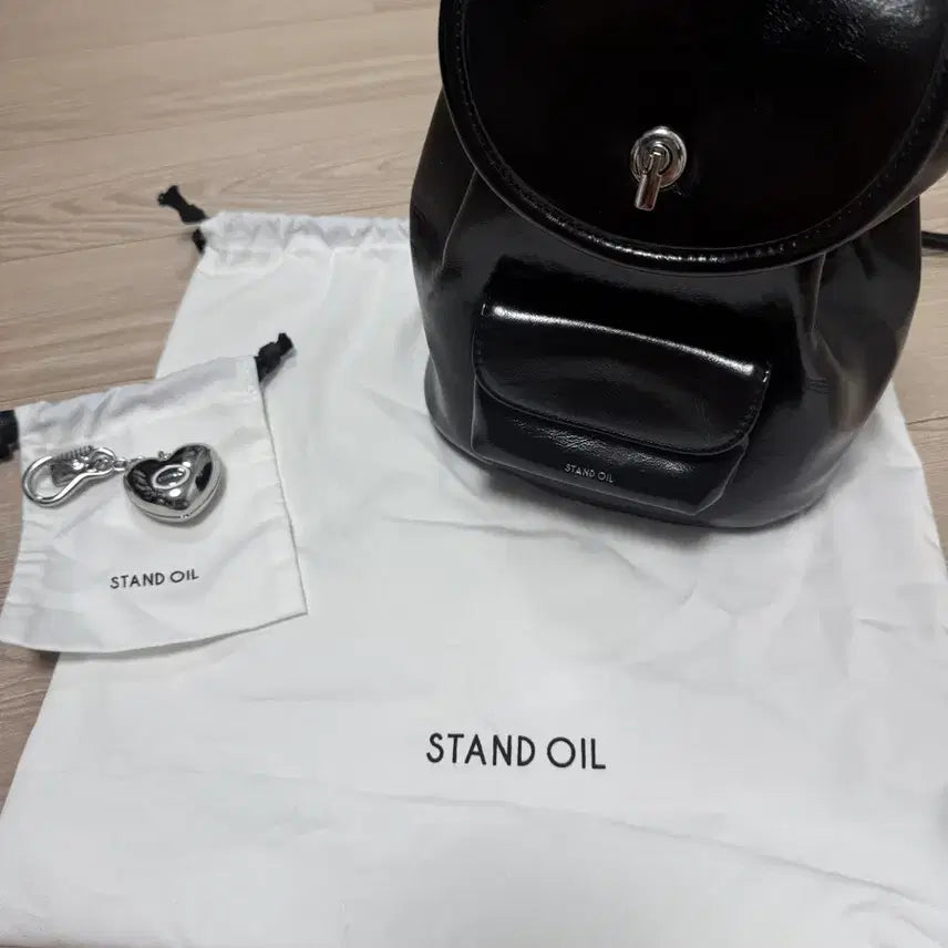 [BUNJANG] Standoil Ditto Backpack Black with Keyring / 스탠드오일 디토 백팩 블랙 키링포함