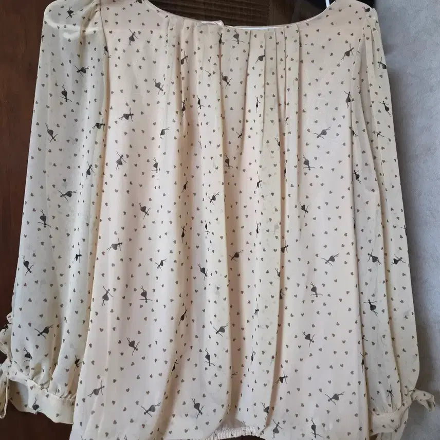 [BUNJANG] Chiffon Ballerina Printing Blouse / 쉬폰 발레리나 프린팅 블라우스