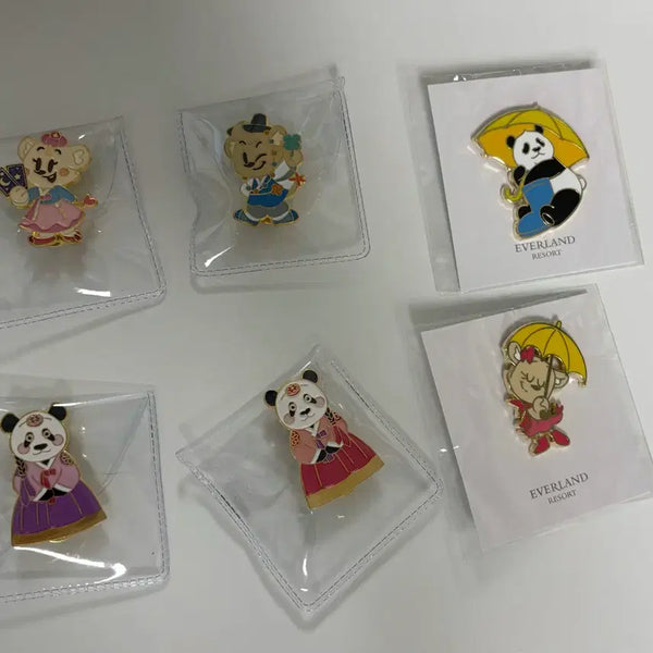 [BUNJANG] Fu Bao Rain Day Fortune Badge Bundle Set / 푸바오 레인데이 포춘 배지일괄