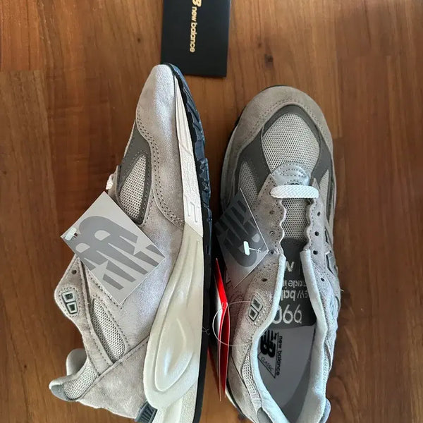 [BUNJANG] New Balance 990v2 M990GY2 Sneakers / 뉴발란스 990 v2 255