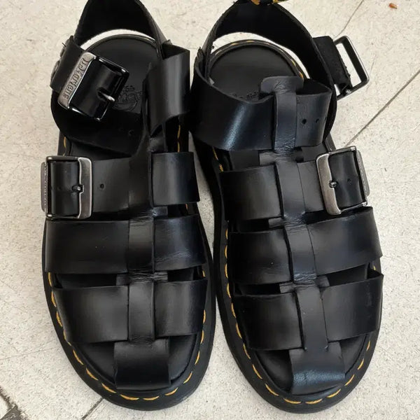 [BUNJANG] Dr. Martens Garin Sandal Black / 닥터마틴 가린 샌들 220