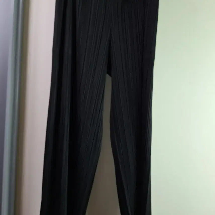 [BUNJANG] Pleated Relaxed Fit Slacks - Black / 플리츠프리리즈바지