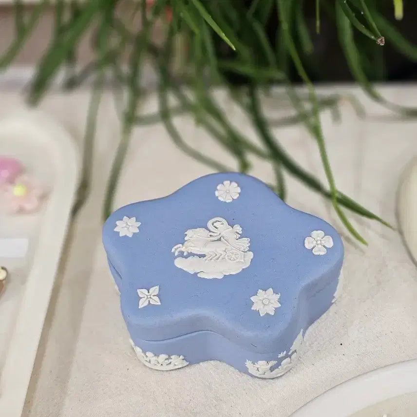 [BUNJANG] Vintage Wedgwood Jasperware Shell Box Blue / 빈티지 웨지우드 재스퍼웨어 쉘함 블루
