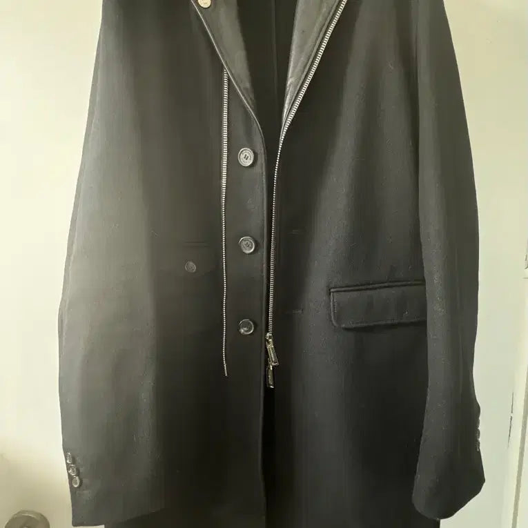 [BUNJANG] DSQUARED2 3-Button Leather Detail Coat / DSQUARED2의 3버튼 레더 디테일 코트