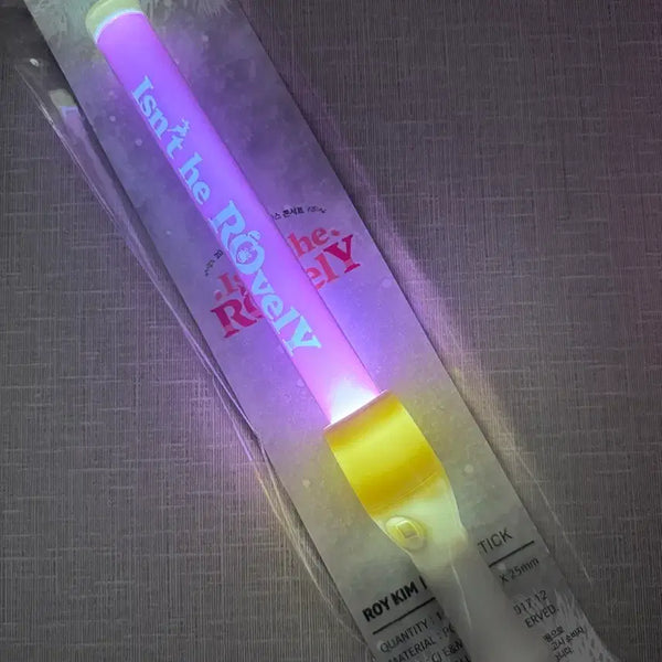 [BUNJANG] Roy Kim 2017 Winter Concert Glowstick (Sealed) / 미개봉)로이킴 2017 겨울 콘서트 응원봉