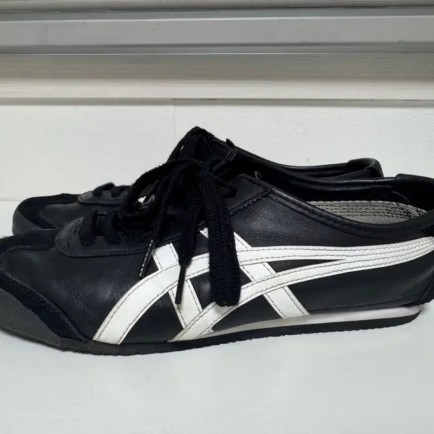[BUNJANG] Onitsuka Tiger Mexico 66 Black White Sneakers / 오니츠카타이거 멕시코66 블랙 화이트