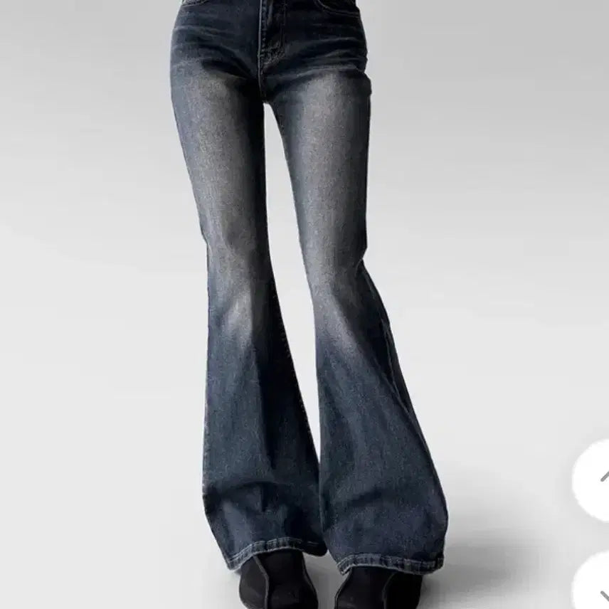 [BUNJANG] Ably Bootcut Jeans / 에이블리 부츠컷 청바지