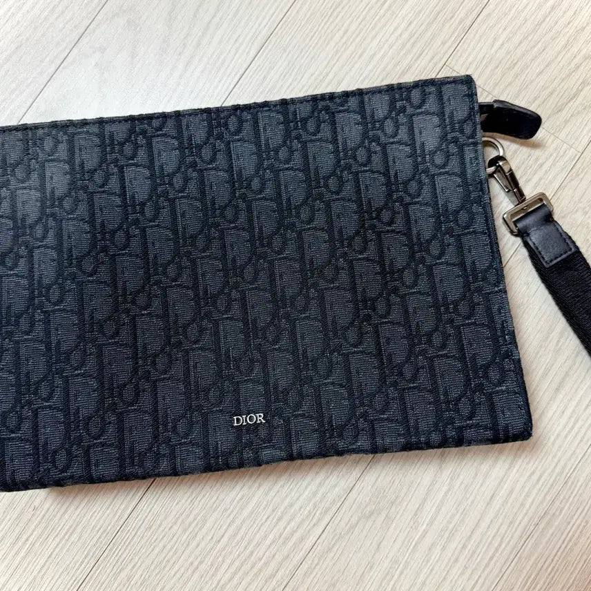 [BUNJANG] Dior Oblique Triangle Pouch / 디올 오블리크 트라이앵글 파우치