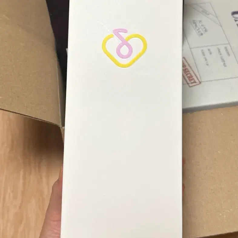 [BUNJANG] IU Official Lightstick IUKE Ver. 3 / 아이유 공식 응원봉 아이크 ver3 (원격제어 가능)