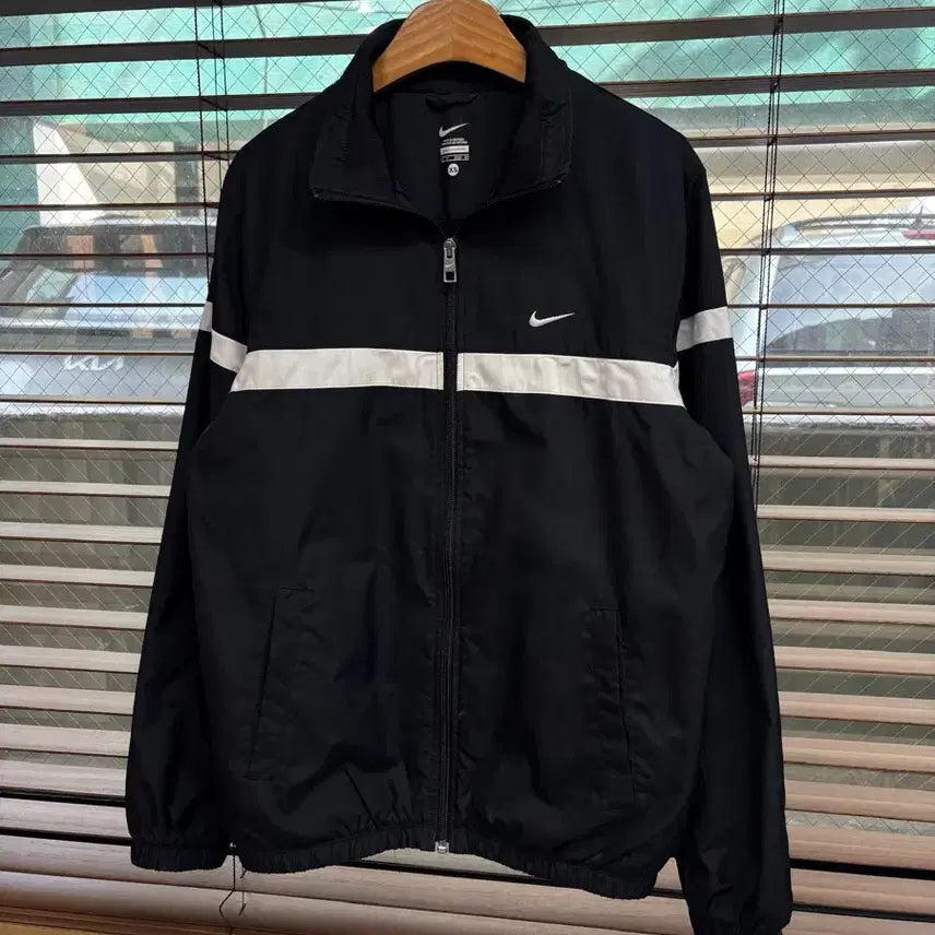 [BUNJANG] Nike Vintage Swoosh Line Windbreaker Jacket XS / Nike 나이키 빈티지 스우시 라인 바람막이 자켓