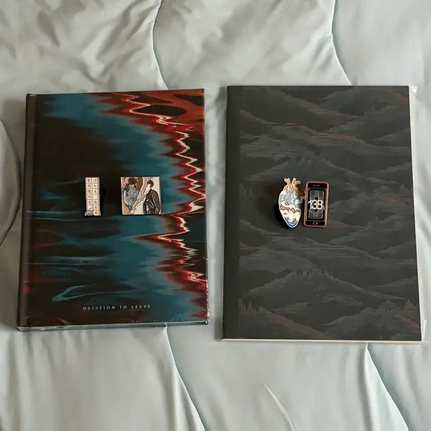[BUNJANG] Decision to Leave Notebook Set & Metal Badge Set / 헤어질 결심 노트 2종 및 금속 뱃지 4종