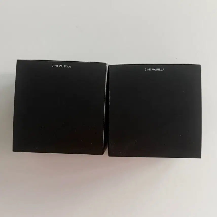 [BUNJANG] Hera Black Cushion Deluxe Set (1 Base + 2 Refills) / [헤라] 블랙쿠션 디럭스 21N1 (본품1개+리필2개)