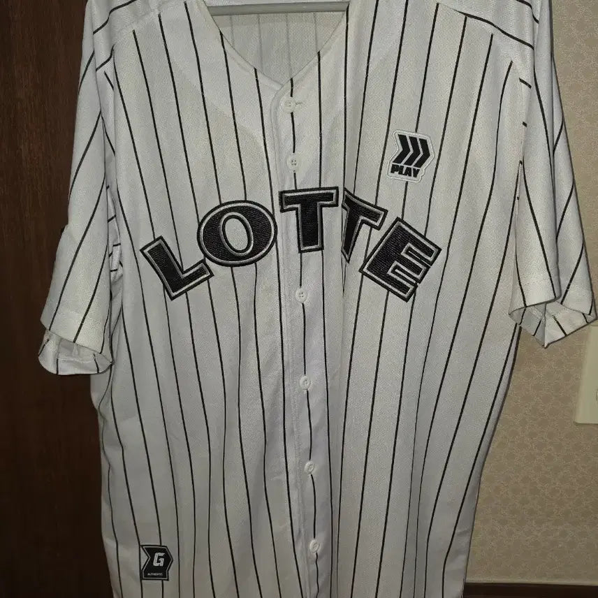 [BUNJANG] Lotte Giants Authentic Old Stripes Jersey 110 / 롯데자이언츠 어센틱 올드스트라이츠 110