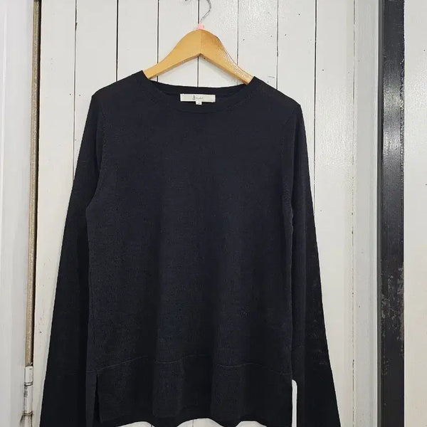 [BUNJANG] G Studio Women's Wool U-Neck Long-Sleeve Knit Top - Black (Size 85/Old 55) / 새상품 g studio 지스튜디오 여성 모 니트 S 블랙  U넥 긴팔 옆트임 심플 라운드넥 봄 가을 얇은 니트티 85(구55) 새제품