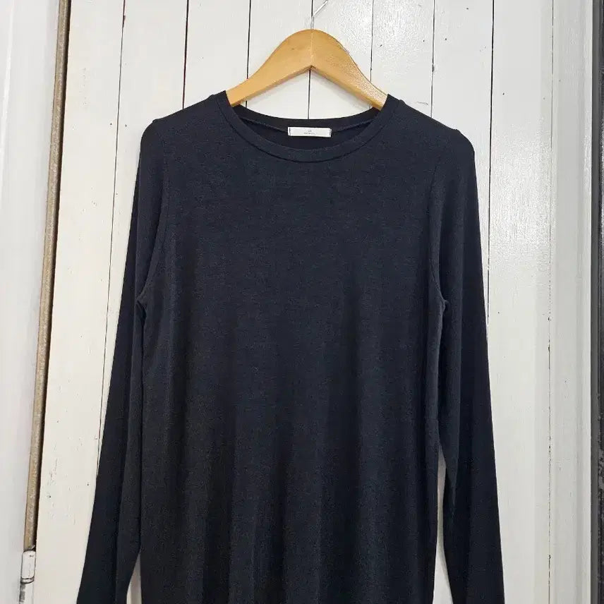 [BUNJANG] Women's Basic Long Sleeve T-Shirt, Black, Free Size / 새상품 02 여성 스판 긴팔티 Free 블랙 U넥 기본핏 여리 봄 가을 무지 심플 얇은 긴팔 티셔츠 새제품