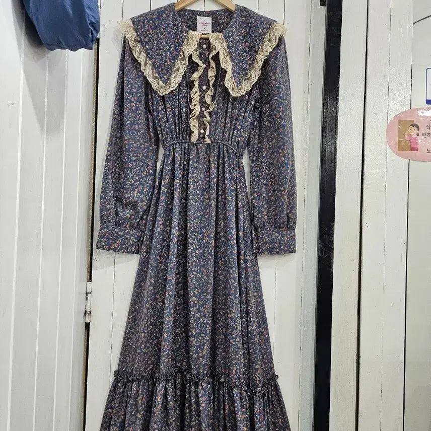 [BUNJANG] Women's Floral Long Dress Blue / 여성 플라워 롱원피스 Free 블루 잔플라워 빅카라 레이스 포인트 허리밴딩 플레어 꽃무늬원피스
