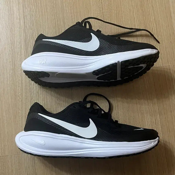 [BUNJANG] Nike Revolution 8 Women's Running Shoes / [240] 나이키 레볼루션 8