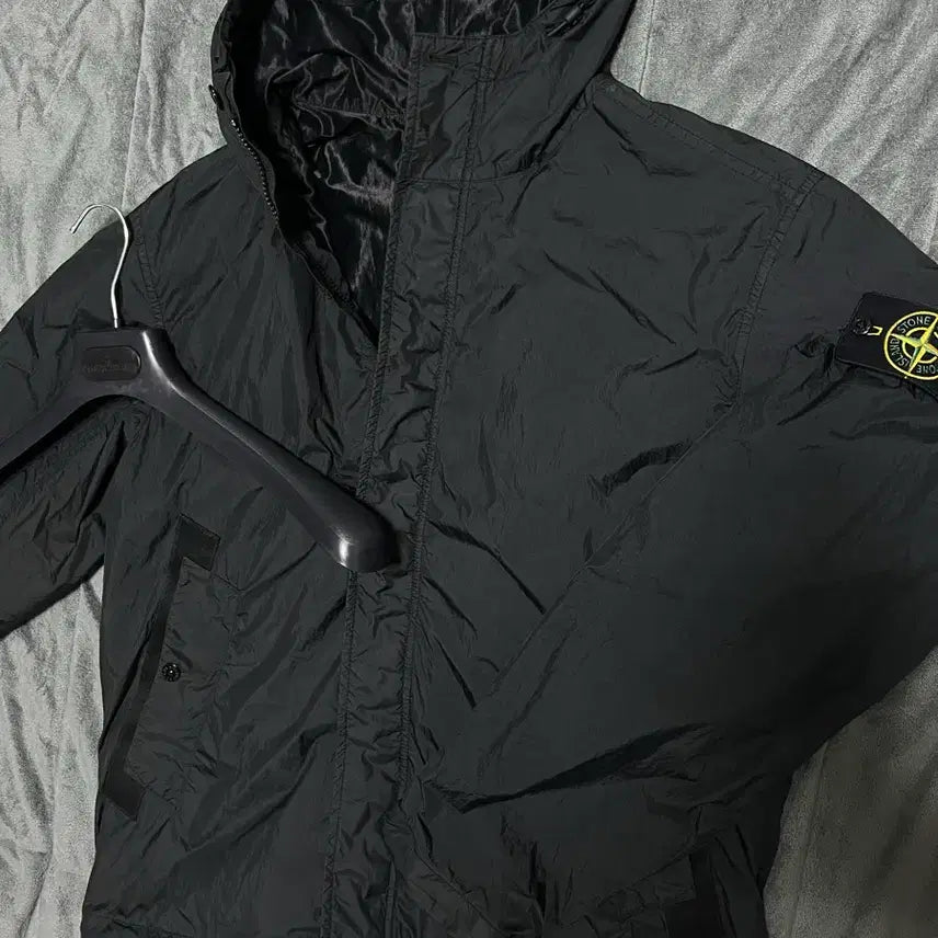 [BUNJANG] Stone Island 25SS Crinkle Labs Jacket Black / [m] 25ss 스톤아일랜드 크링클랩스 바람막이 자켓 블랙