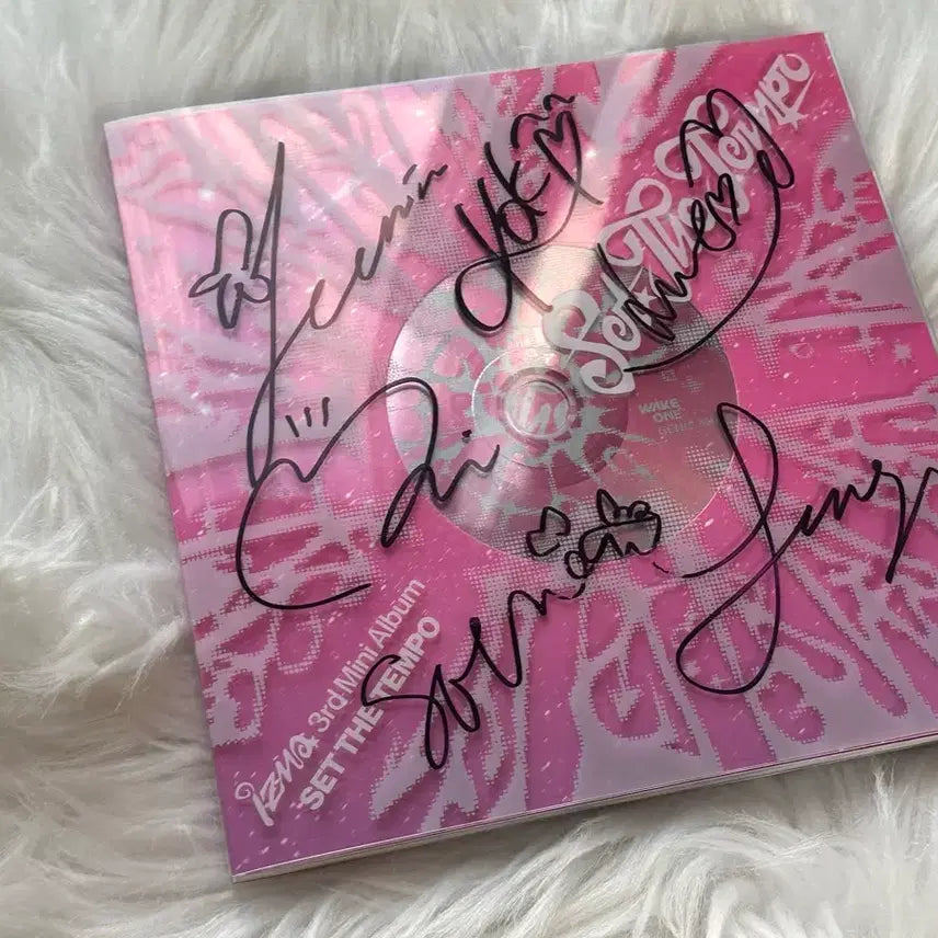 [BUNJANG] IZNA 3rd Mini Album 'SET THE TEMPO' Signed Album / 이즈나 IZNA 친필 싸인앨범
