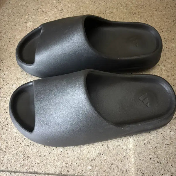 [BUNJANG] Adidas Yeezy Slide Onyx (265mm) / (1회착)아디다스 이지슬라이드 오닉스 265