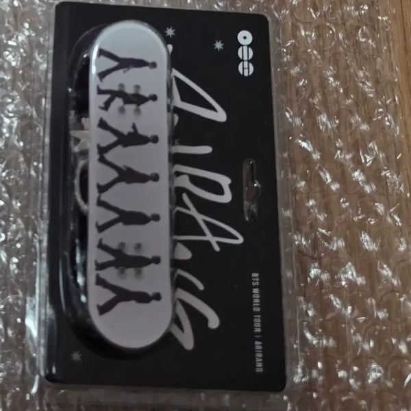 [BUNJANG] BTS Arirang Mini Skateboard Keychain White / 아리랑 미니스케이트보드 키링 화이트 BTS 방탄소년단