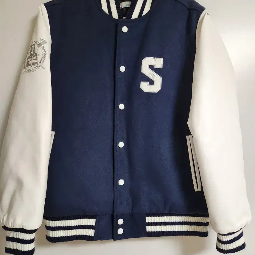 [BUNJANG] Seoul National University Graduation Jacket / 서울대학교 학잠 95사이즈