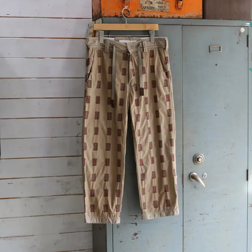 [BUNJANG] White Mountaineering 2011SS Embroidered Pants / (착용컷) White Mountaineering 2011SS 자수 팬츠