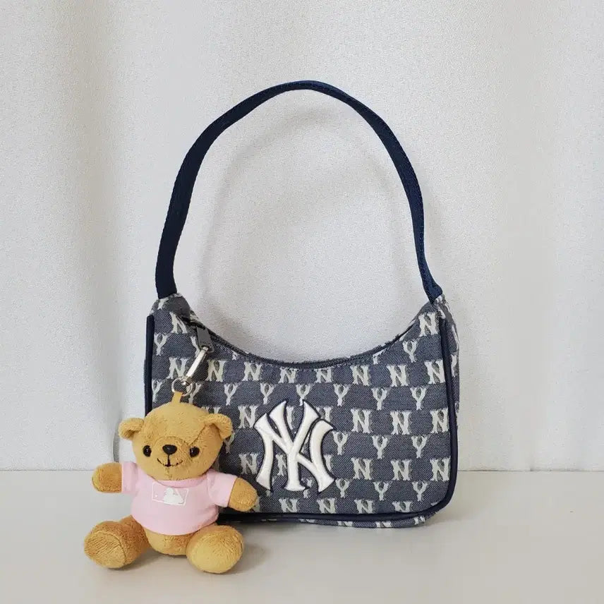 [BUNJANG] MLB Monogram Boston Bag / MLB 가방