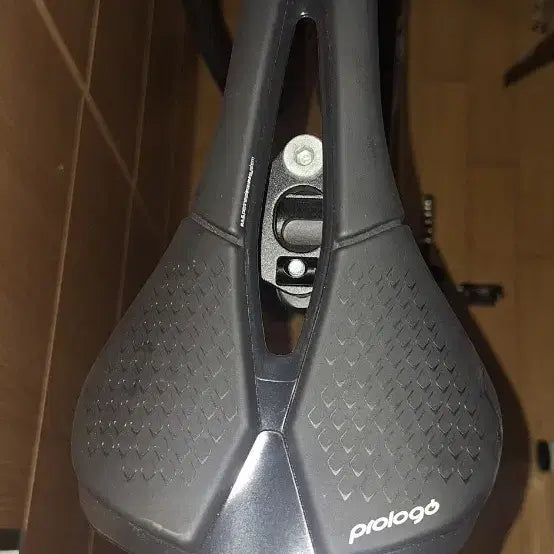 [BUNJANG] Prologo Scratch M5 Saddle / 프롤로고 스크래치 M5 안장