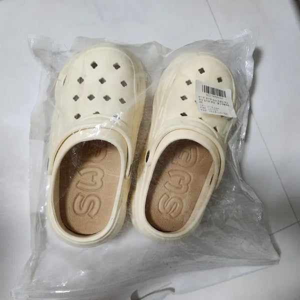 [BUNJANG] VIVION Platform Crocs (Yellow Beige, Size 240) / 비브온 키높이 통굽 크록스 240