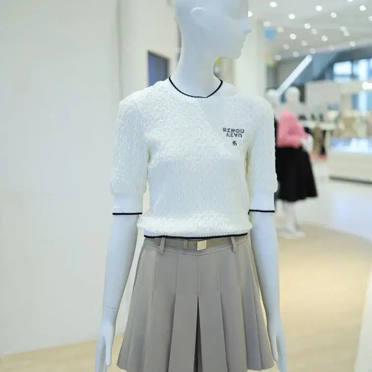 [BUNJANG] Zooc Colorblock Embroidered Blouse / 주크 zooc 배색 엠보 티블라우스