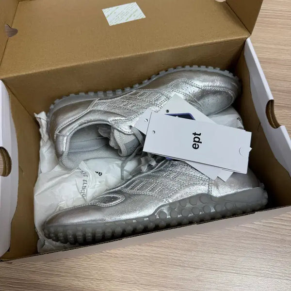 [BUNJANG] EPT Alicante Sneakers Silver / ept 알리칸테 스니커즈 실버 240