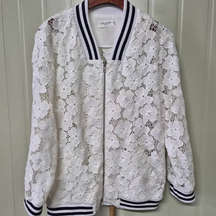 [BUNJANG] LOW CLASSIC Lace Bomber Jacket White / 로우클래식 레이스 봄버 자켓 화이트