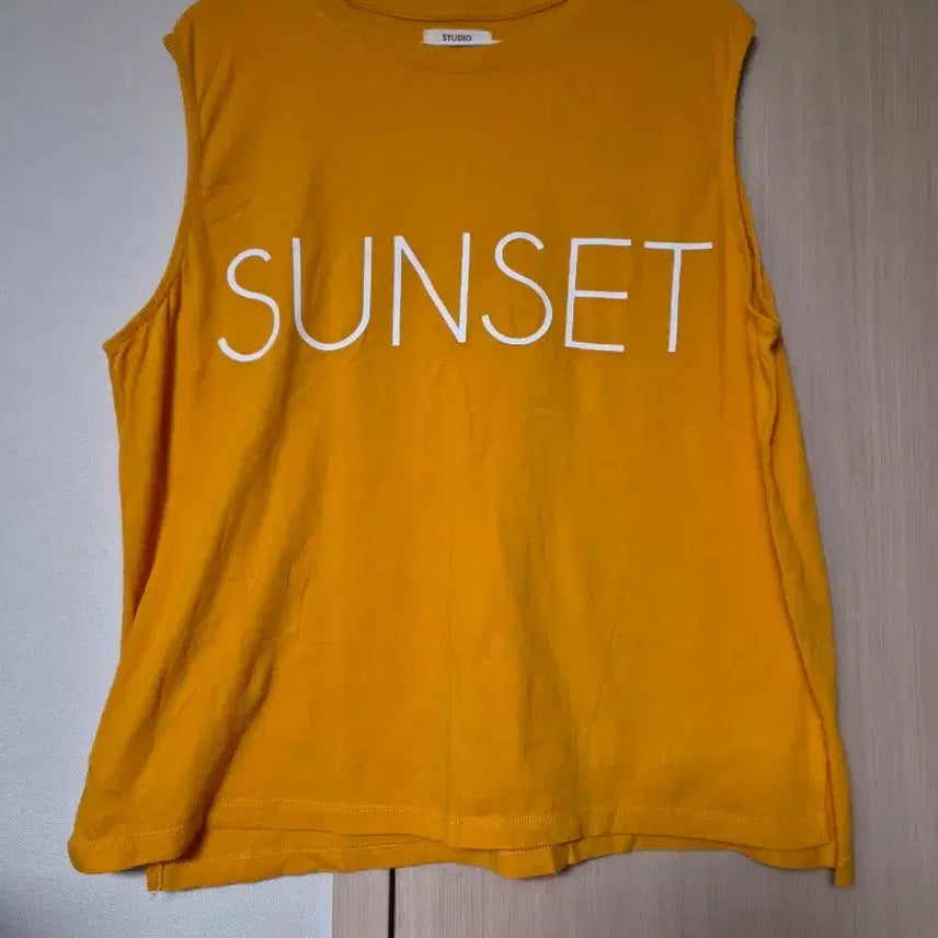 [BUNJANG] Studio Tomboy Sleeveless T-Shirt Yellow / 빅사이즈 스튜디오 톰보이 민소매 티셔츠 옐로우 55 66 77 88