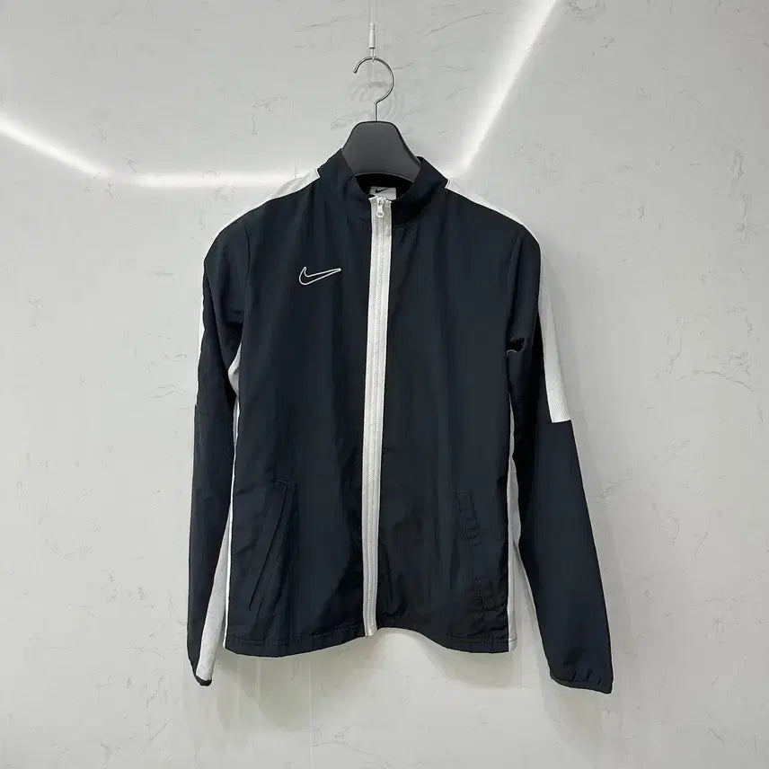 [BUNJANG] Nike Dri-FIT Academy Junior 23 Woven Track Jacket L / 나이키 드라이핏 축구 아카데미 주니어 23 우븐 트랙 재킷 L