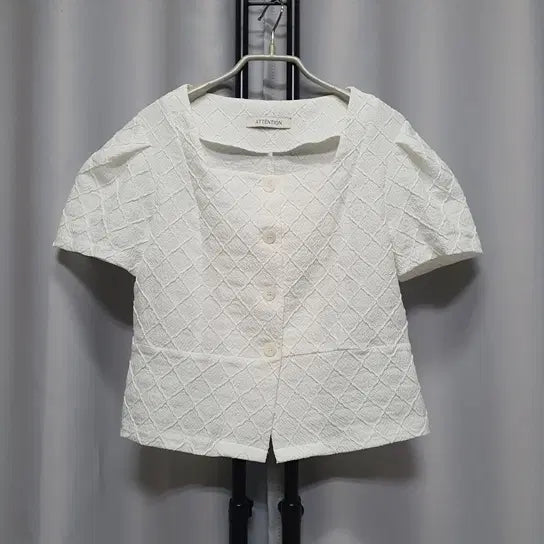 [BUNJANG] Attention Puff Volume Jacquard Crop Blouse / 어텐션 반팔 퍼프 볼륨 자카드 크롭 블라우스
